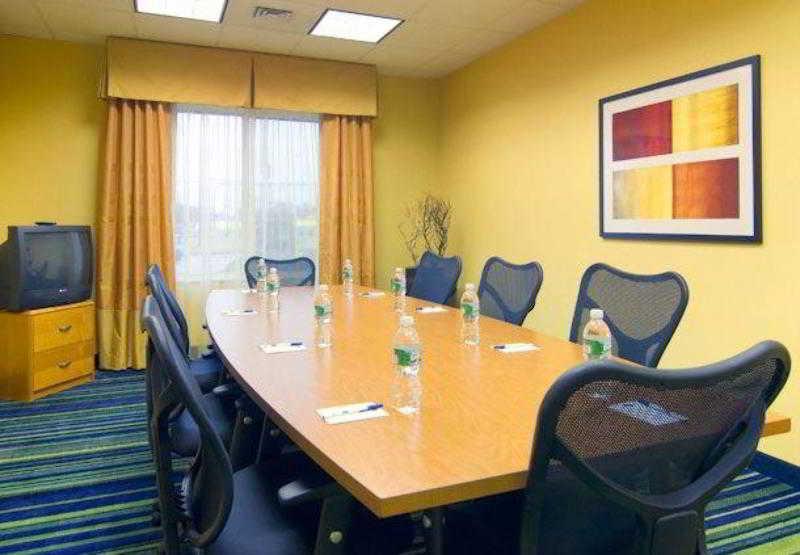 Fairfield Inn And Suites By Marriott Emporia I-95 Ngoại thất bức ảnh