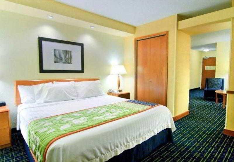 Fairfield Inn And Suites By Marriott Emporia I-95 Ngoại thất bức ảnh