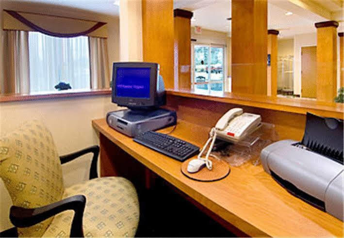 Fairfield Inn And Suites By Marriott Emporia I-95 Ngoại thất bức ảnh